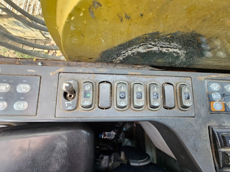 2017-caterpillar-336f-image-58