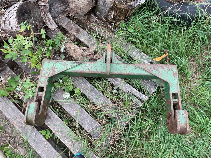 #7133-•-john-deere-3-point-quick-hitch-image-1
