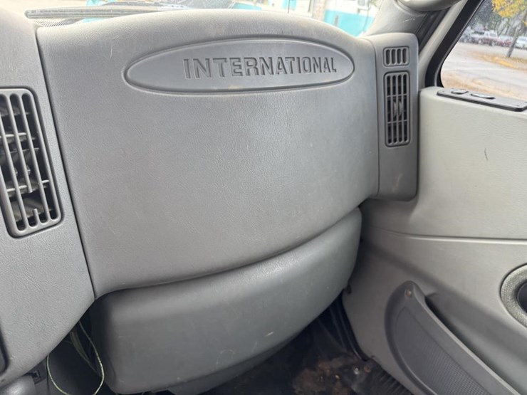 2006-international-durastar-4300-image-54