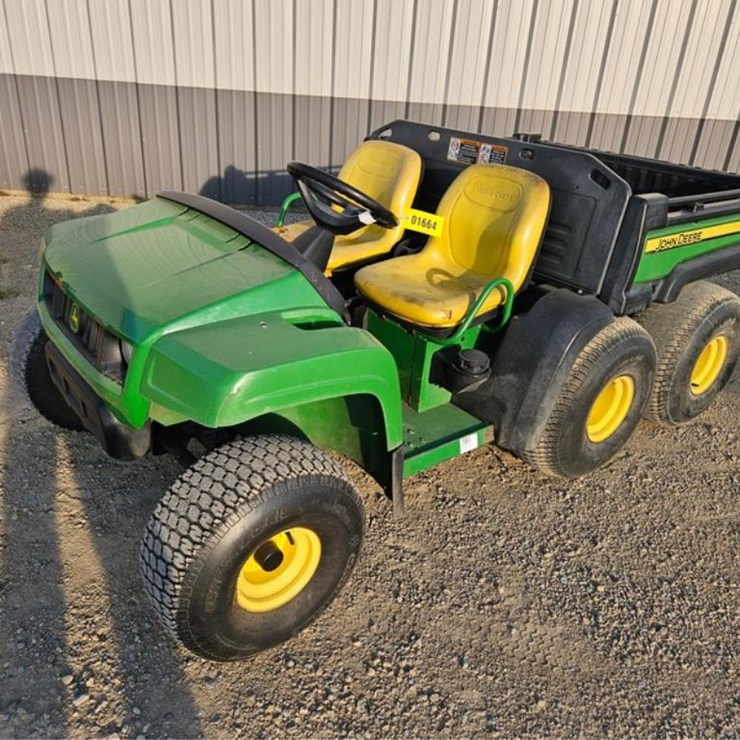JOHN DEERE GATOR