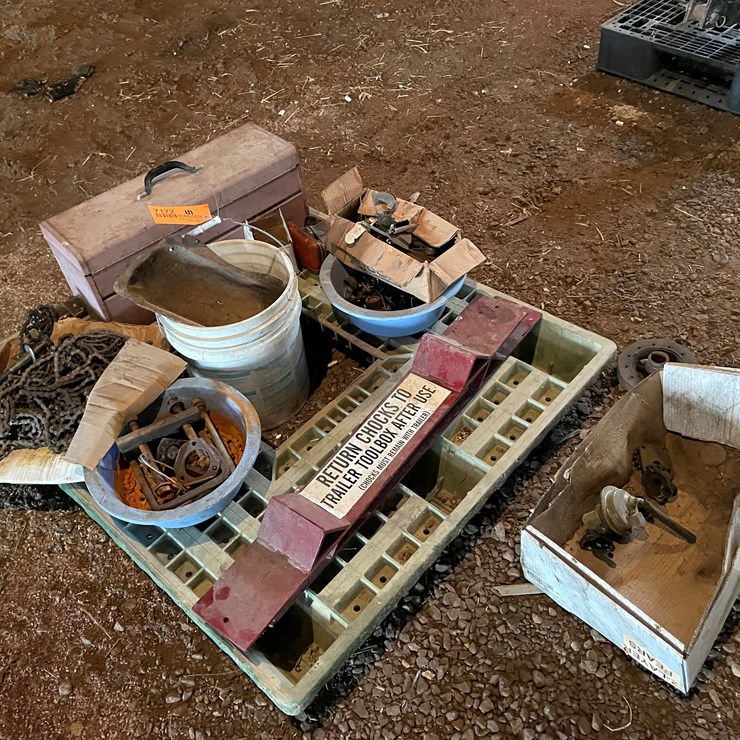 #7172 • Pallet of Various Shop Items