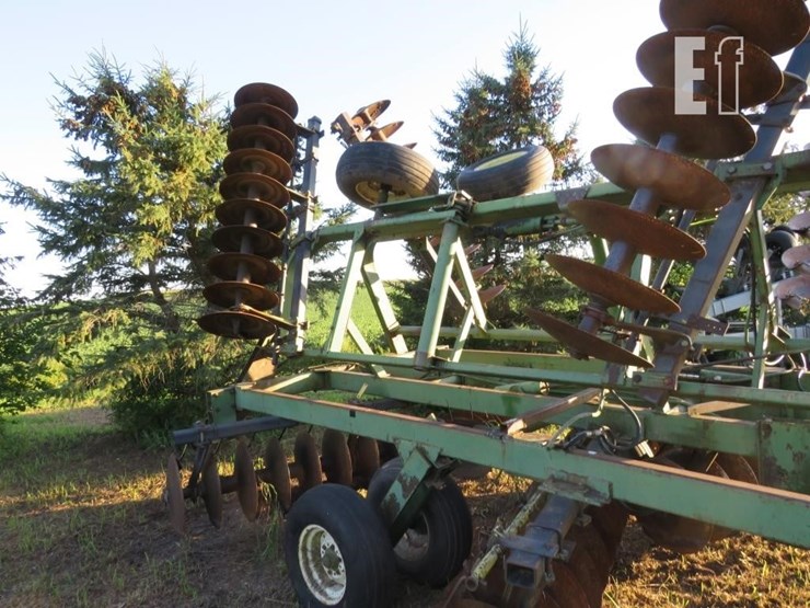 john-deere-230-image-5