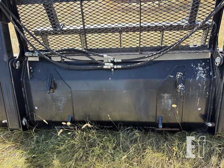 2010-new-holland-t7040-image-17