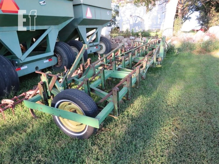 john-deere-100-image-2