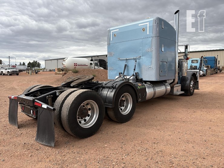 2004-peterbilt-379-image-3