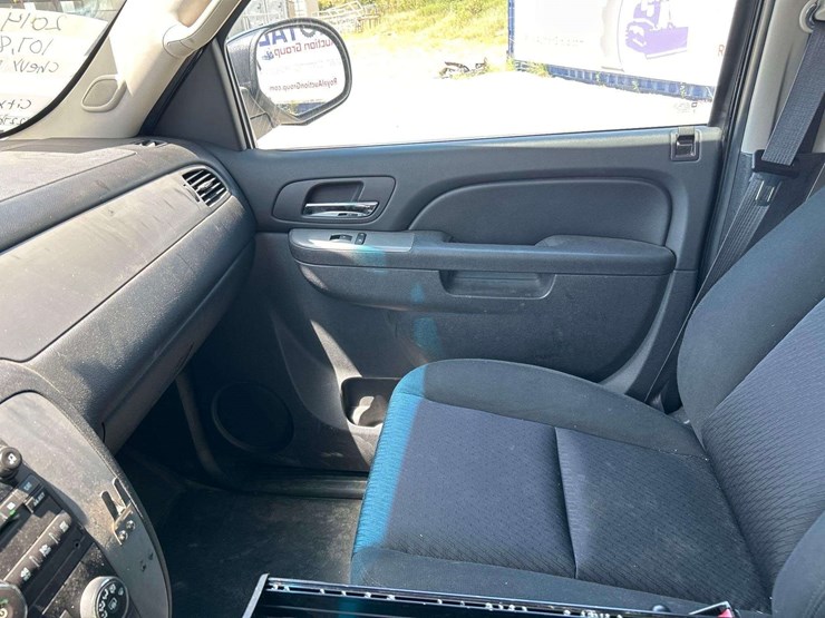 chevrolet-tahoe-image-16