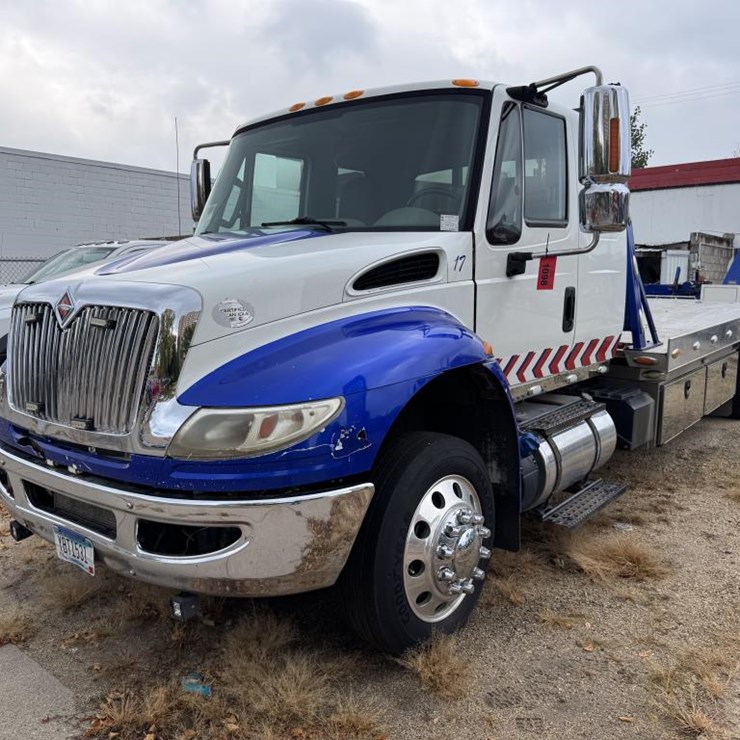 2017 INTERNATIONAL DURASTAR 4300