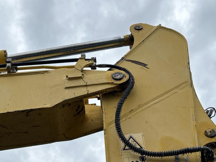 komatsu-pc270-lc-image-22