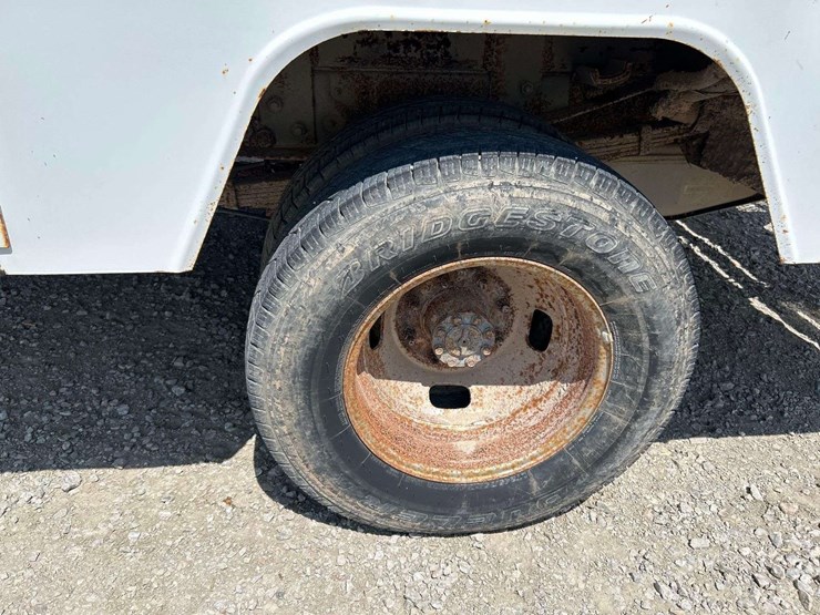 2015-ford-f350-image-27