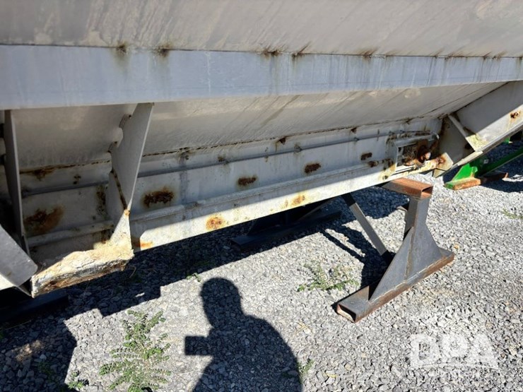 2019-john-deere-f4365-image-11