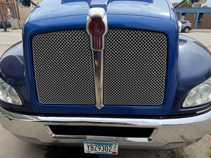 2019-kenworth-t270-image-10