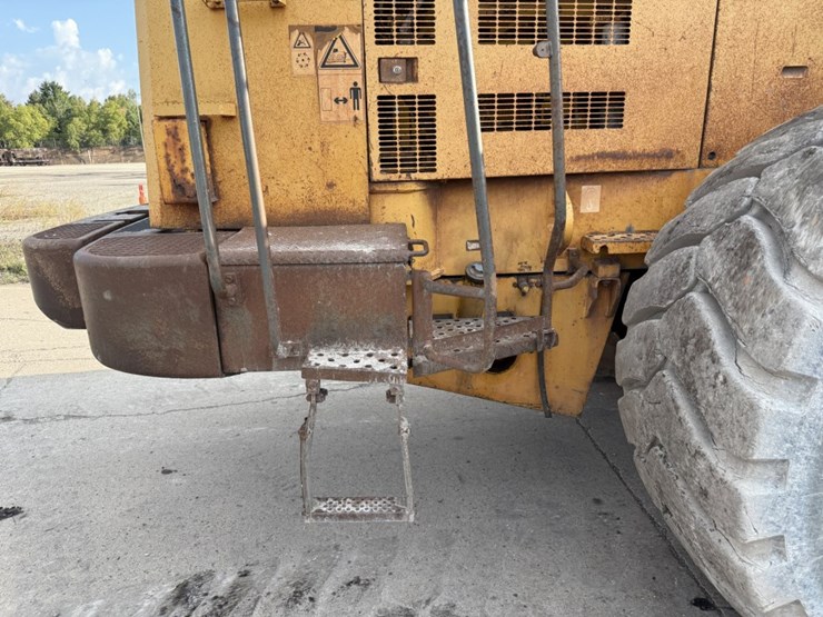 komatsu-wa600-image-34