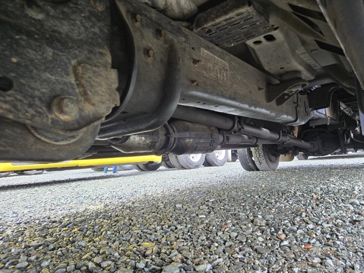 2009-ford-f550-image-39