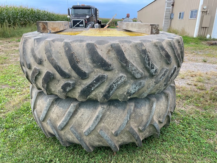 #7118-•-set-of-18.4-r38-bolt-on-dual-tractor-tires-image-8
