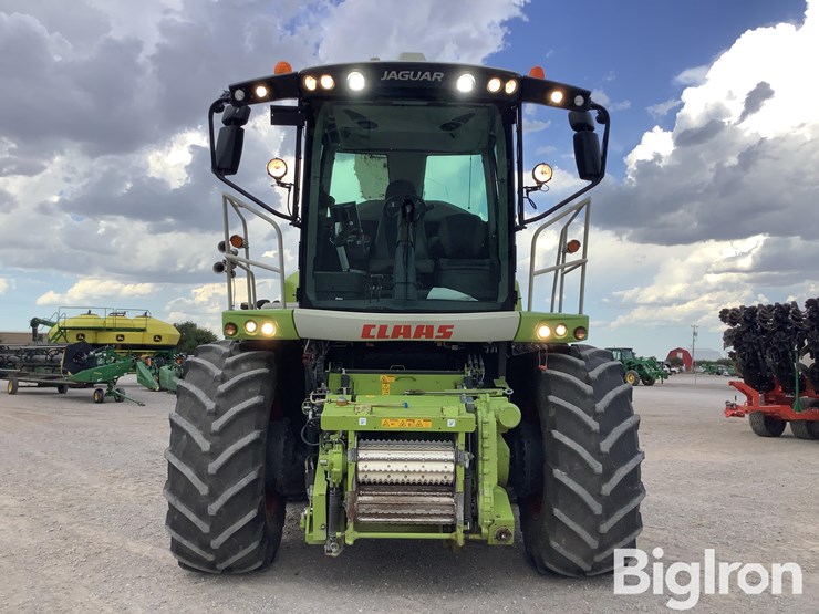 2022-claas-jaguar-960-image-2
