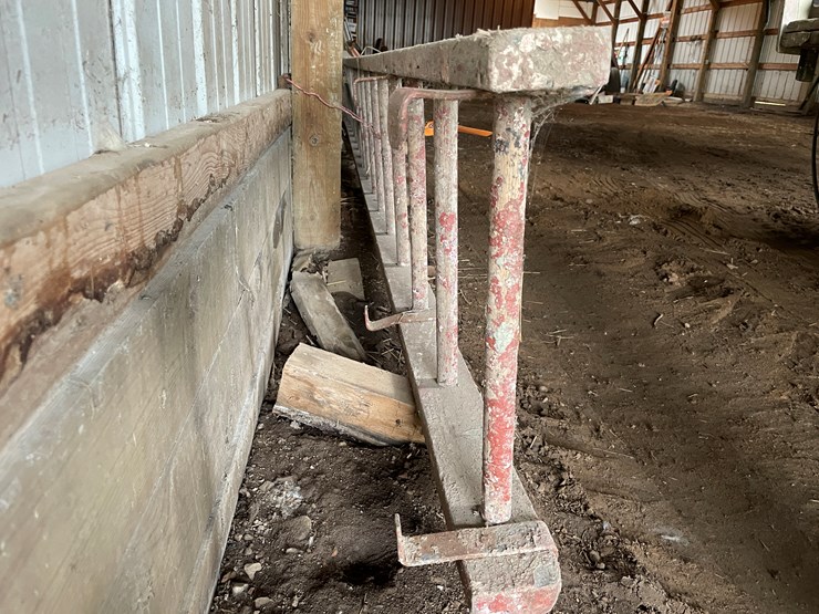 #7146-•-2-wooden-ladders-image-6