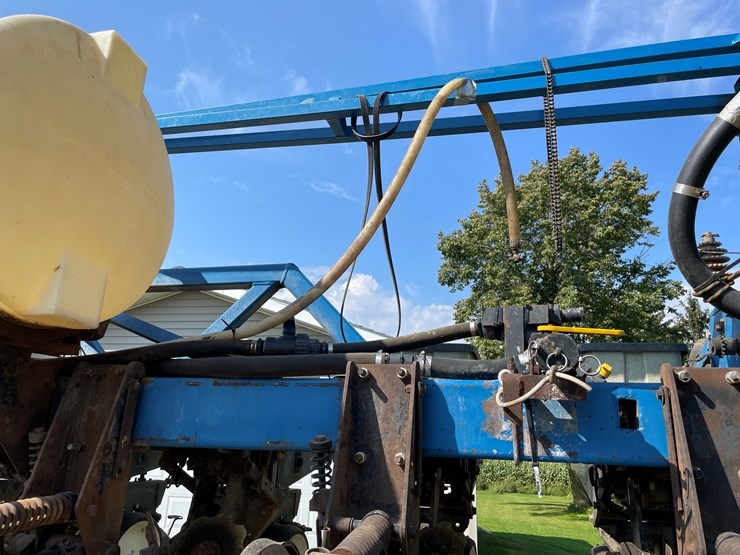 kinze-2300-image-24