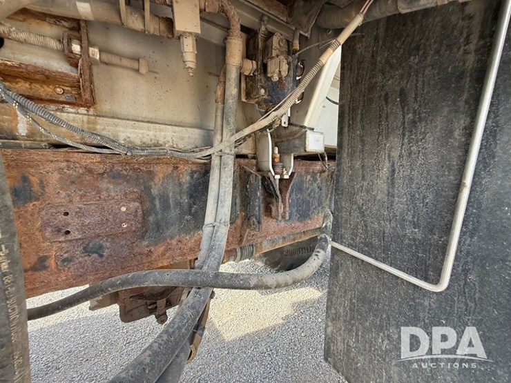 2010-case-ih-titan-3520-image-32