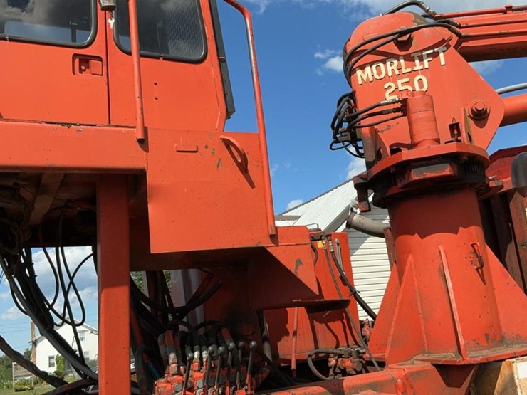 john-deere-12-image-23