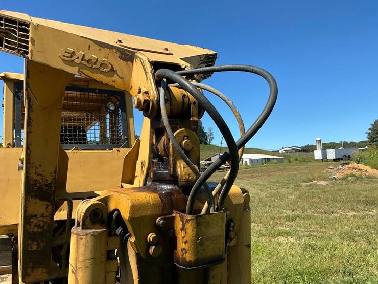 deere-850b-image-38