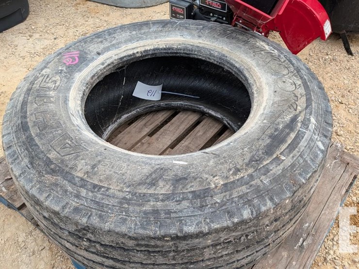 semi-tire-image-1