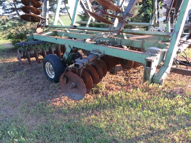 john-deere-230-image-4