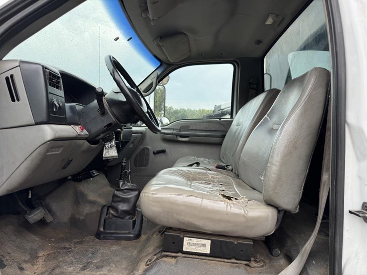 2003-ford-f650-image-38
