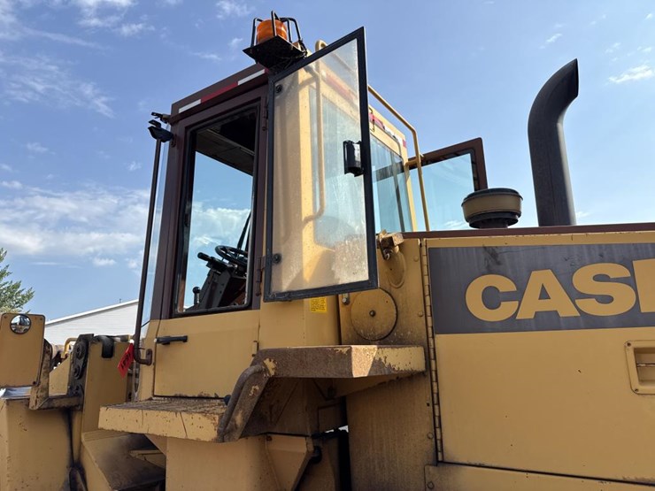 1990-case-621zf-image-11