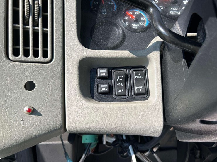 2018-international-durastar-4300-image-14