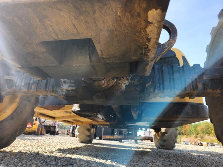 2008-caterpillar-943-image-38
