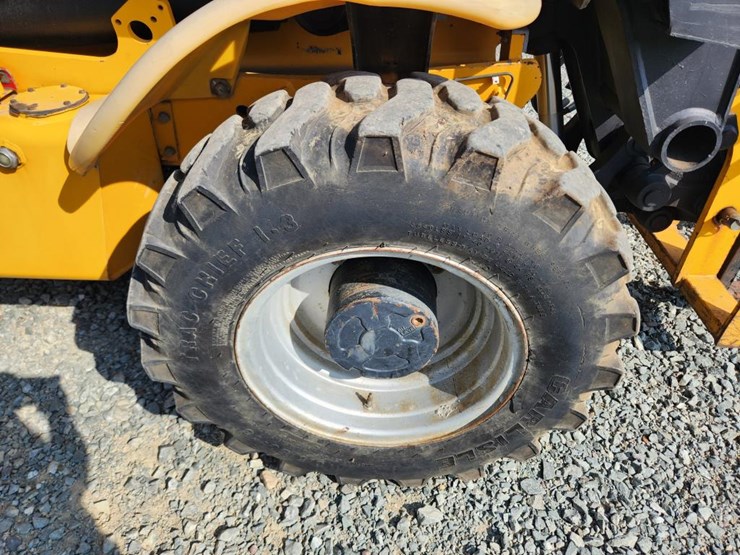 jcb-520-50-image-42