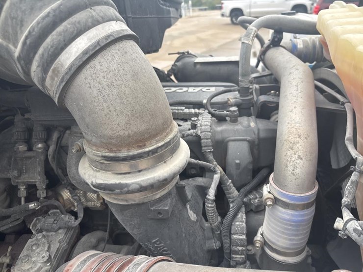 2019-peterbilt-579-image-19