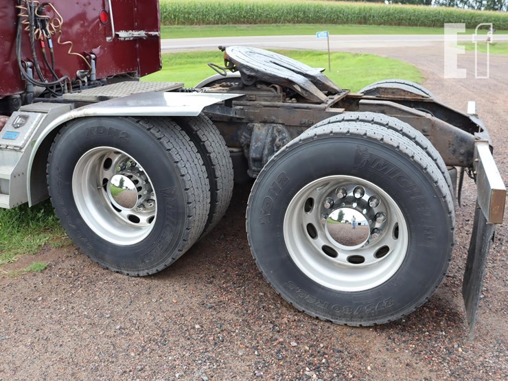 2006-peterbilt-379-image-12