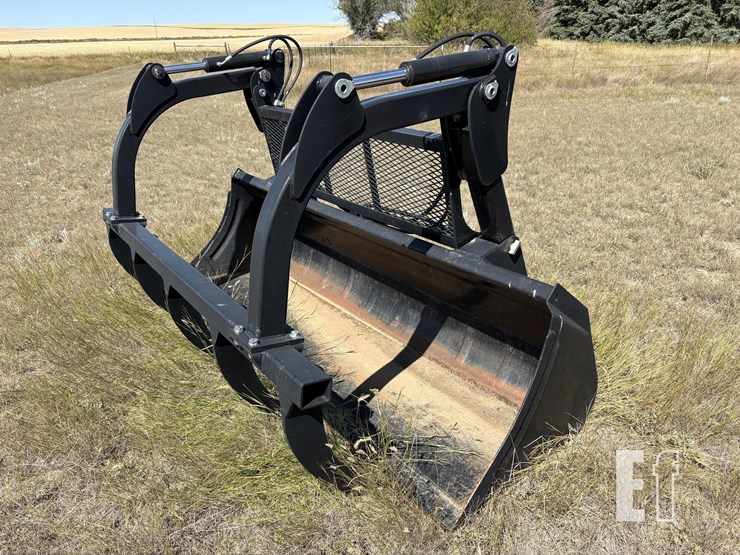 2010-new-holland-t7040-image-13