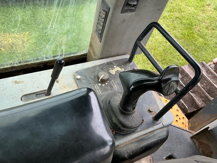 1999-deere-850c-image-45