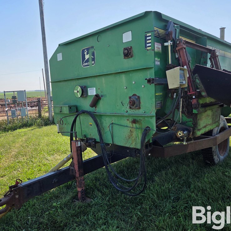 JOHN DEERE 135