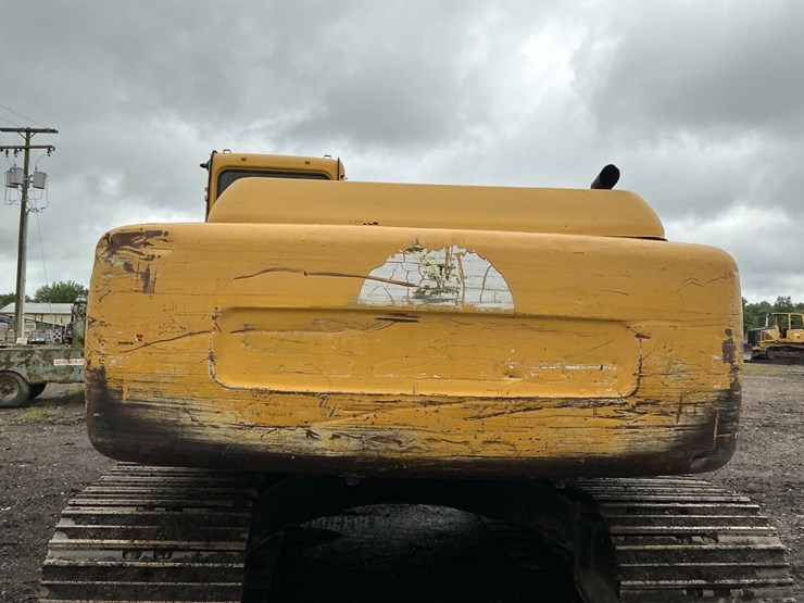 deere-200-lc-image-41