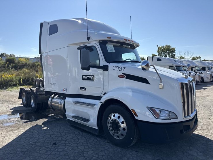 2022-peterbilt-579-image-7