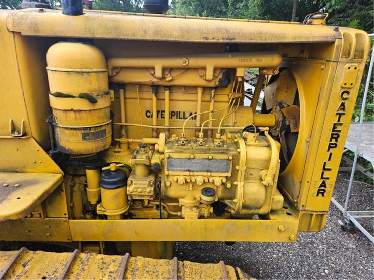 2013-caterpillar-d6-image-10