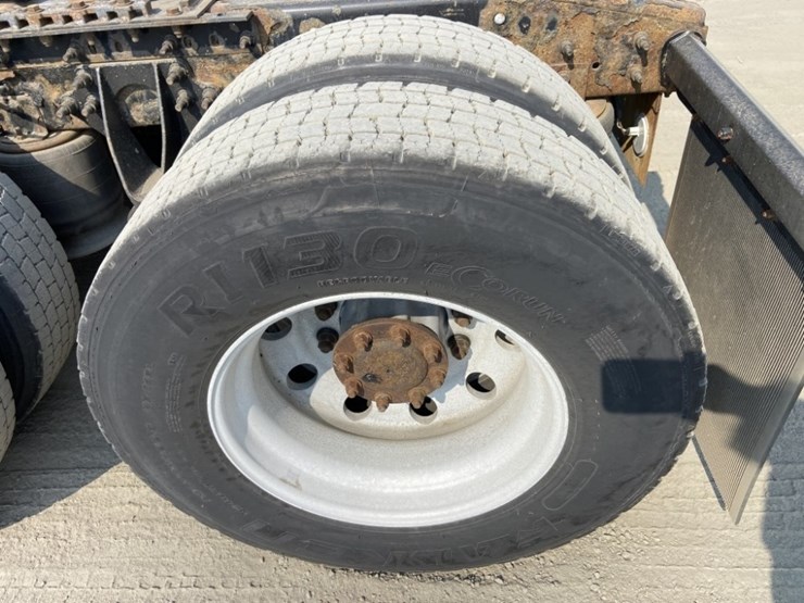 2010-international-prostar-image-25