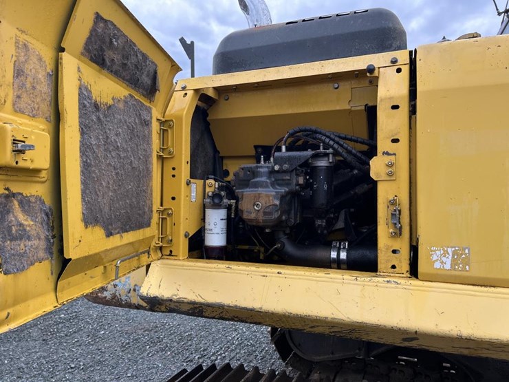 komatsu-pc270-lc-image-37