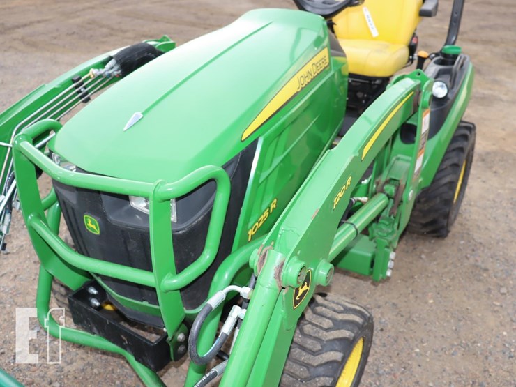 2021-john-deere-1025r-image-9