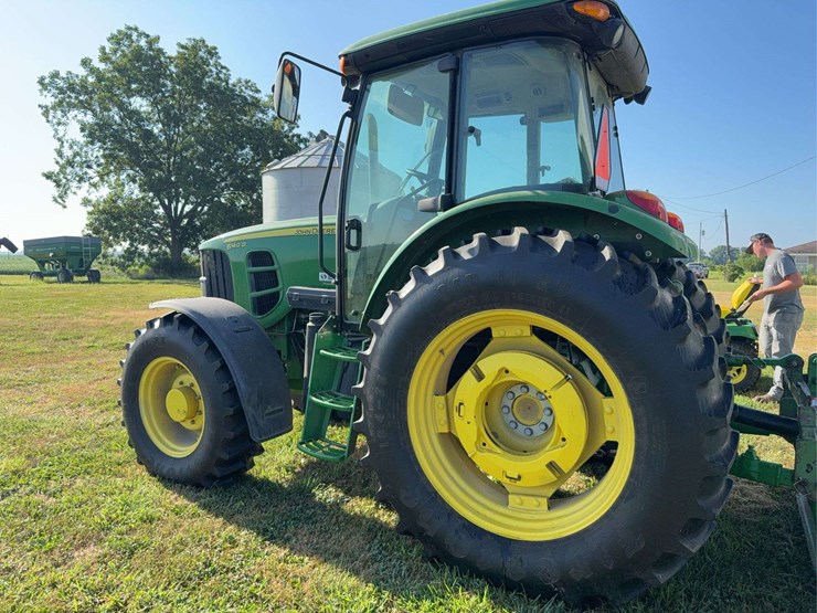 2011-john-deere-d-image-7