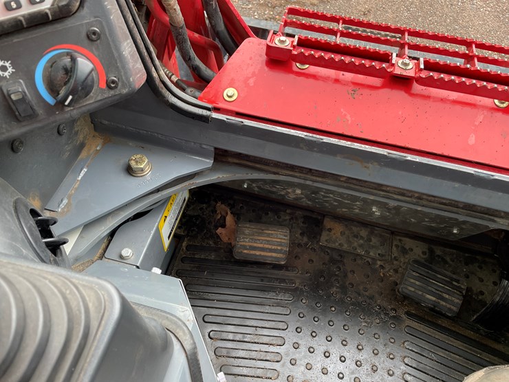 2020-takeuchi-tl10v2-image-48