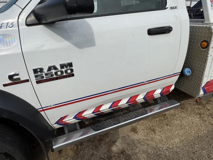 2017-ram-5500-slt-image-11