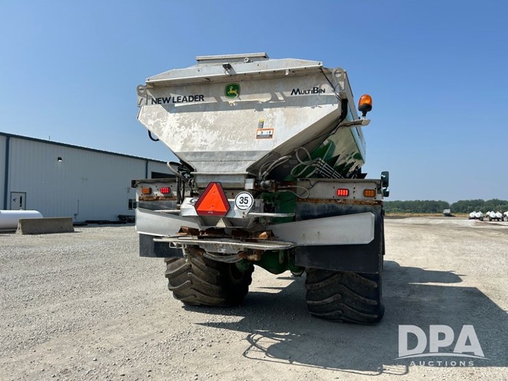 2020-john-deere-10-image-7