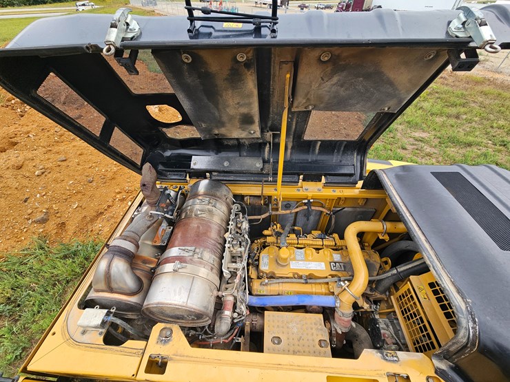 2017-caterpillar-336f-image-33