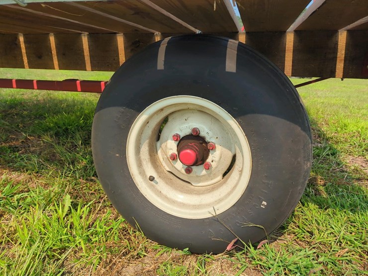 ez-trail-kicker-rack-and-wagon,-(like-new),-18'-long-x-8'10"-wide
(stored-inside)-image-8