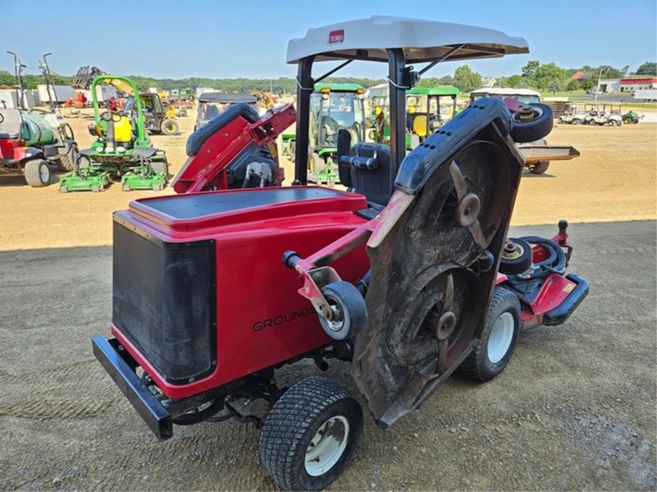 2015-toro-groundsmaster-4000d-image-16
