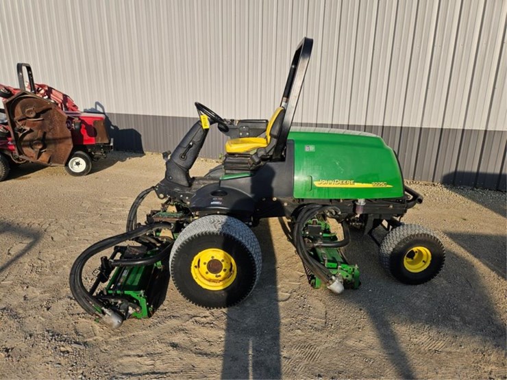 john-deere-3225c-image-2